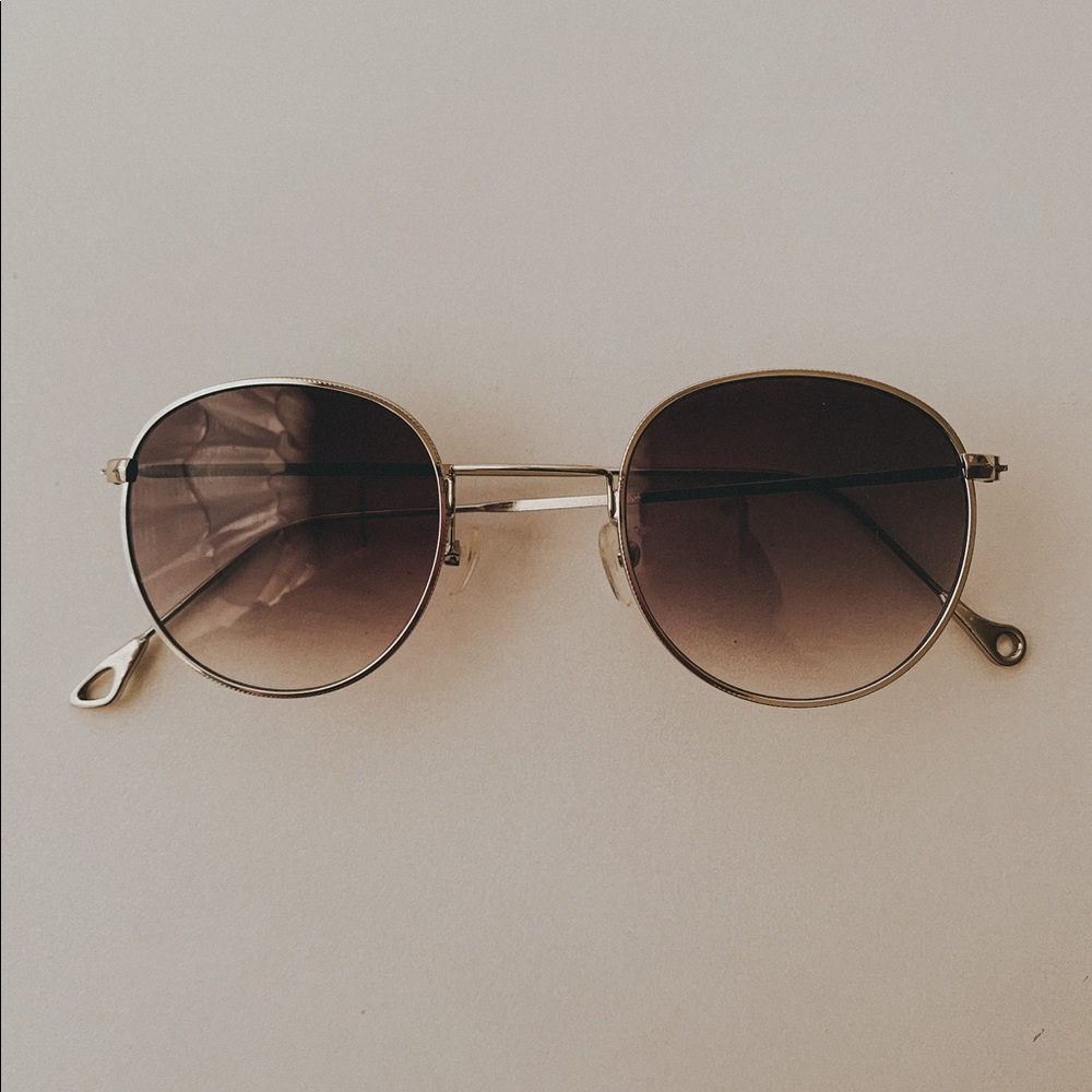 silver frame sunglasses